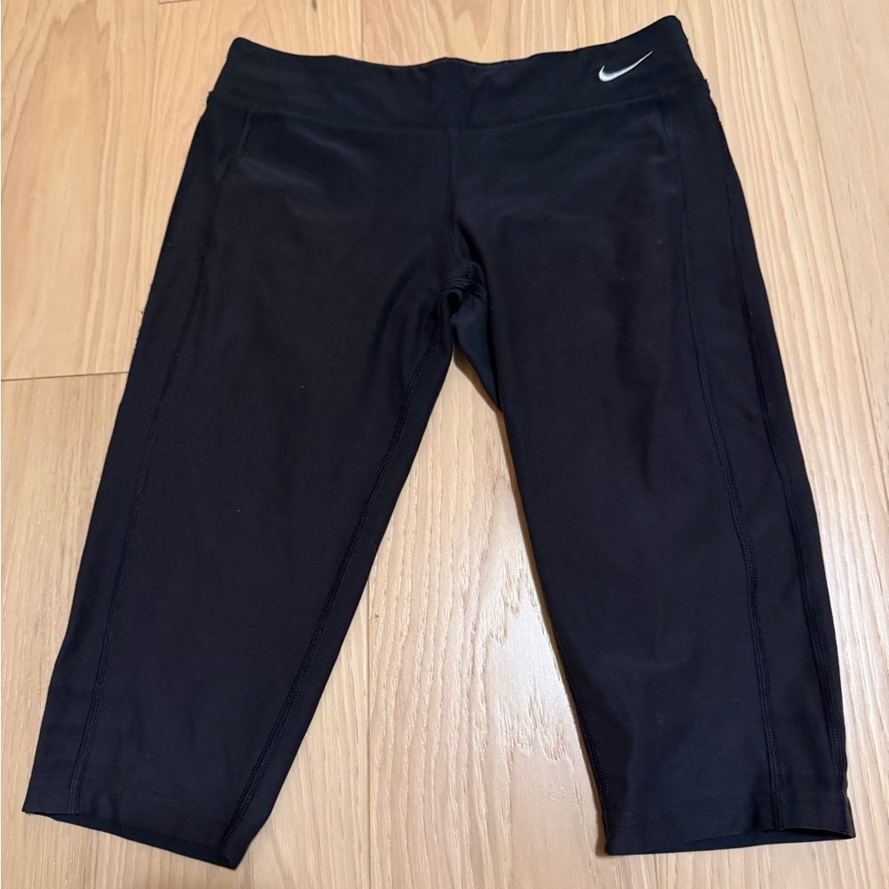 Nike Black Cropped Leggings